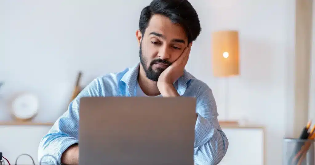 A male candidate feels ignored by his recruiter and disengaged with the process